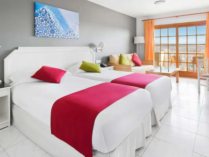 Comfortable suite accommodation at Elba Castillo San Jorge