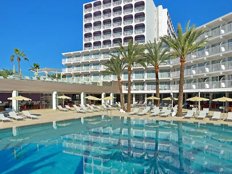 4* Sol House Mallorca pool area and sun terrace